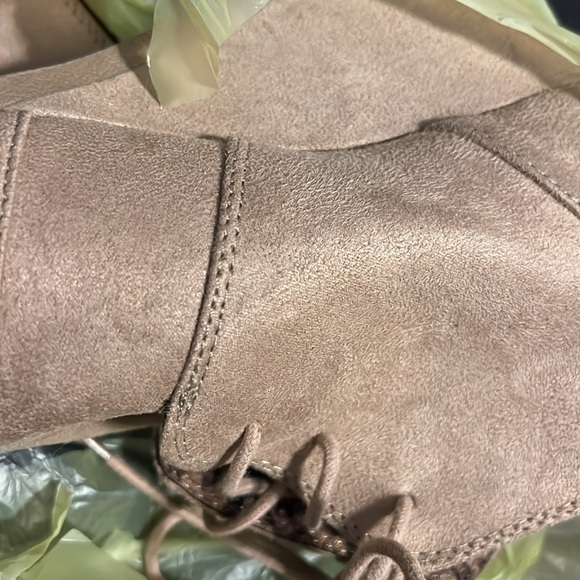 Manhattan collection Lace up Suede Booties size 8 S96 - Picture 10 of 10